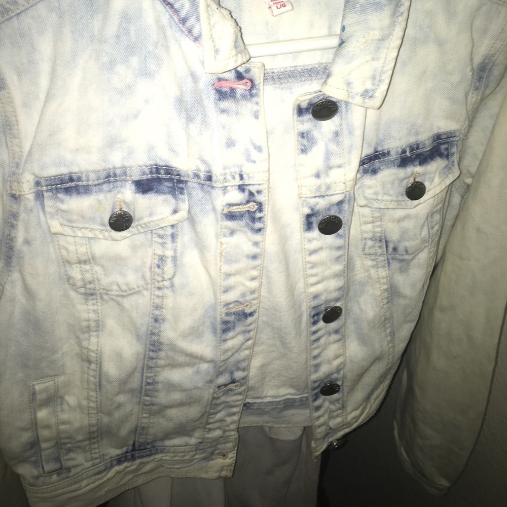 BUTTON UP JEAN JACKET